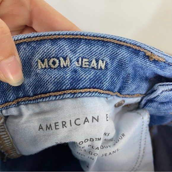 American Eagle Stretch Mom Jean High Rise Denim Jeans - Picture 5 of 6